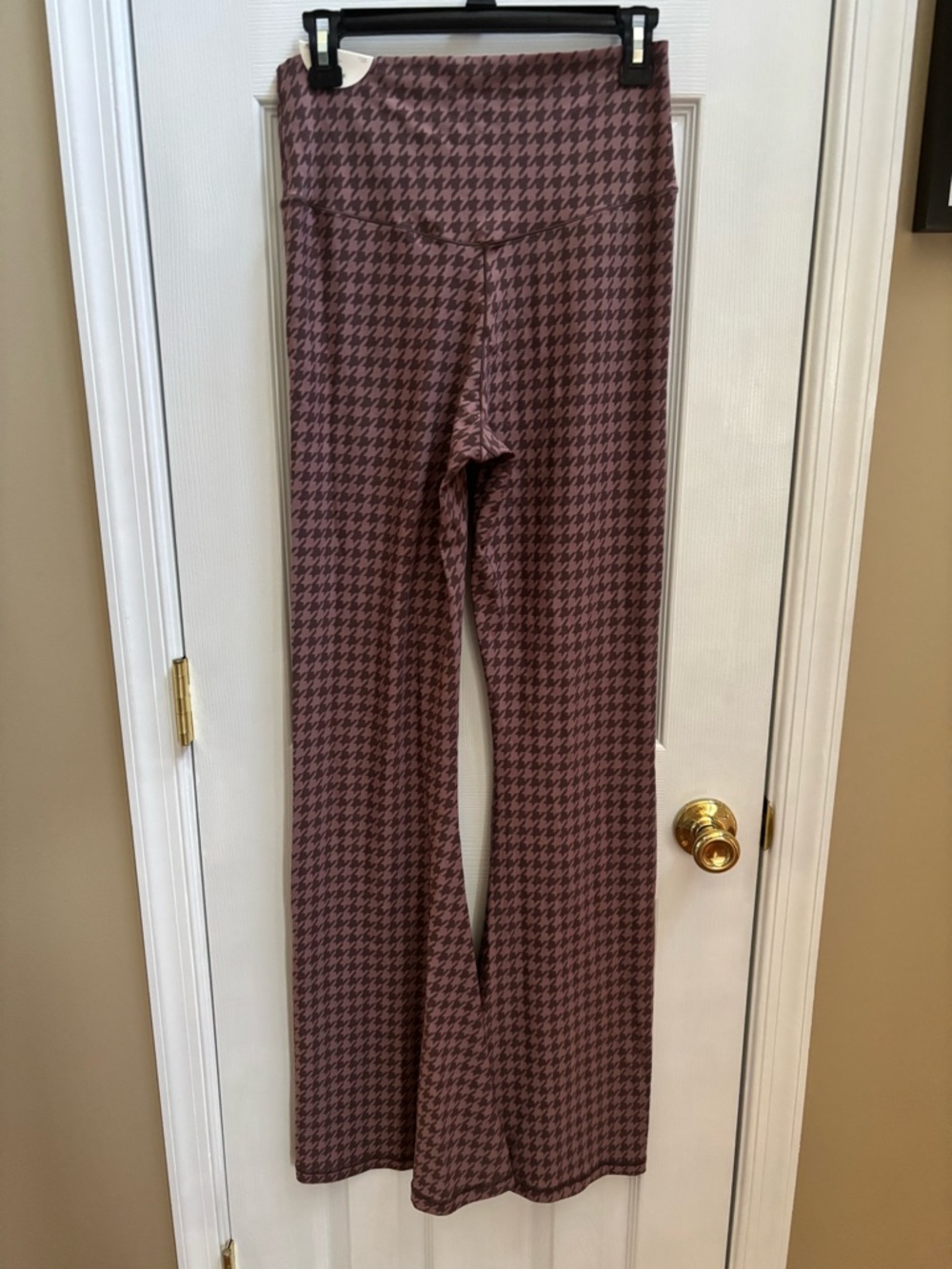 Aerie High-Waist Houndstooth Flare Leggings in Brown, Size XL, NWT - Picture 3 of 4